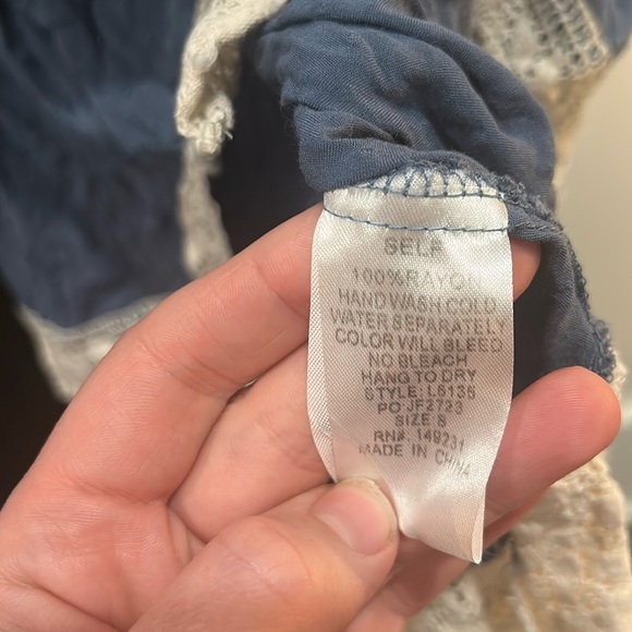 🔥 | Blue Tank Top with White Lace - Picture 6 of 6